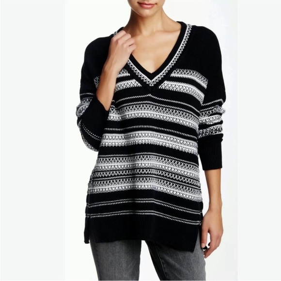 VINCE Oversized Textured Striped Black White V-Neck Sweater XS - Picture 2 of 8